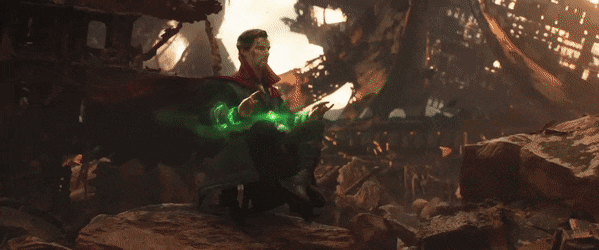 Clipe animado do Dr. Stange visitando possíveis resultados futuros em Avengers: Guerra Infinita